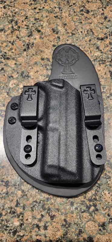 Crossbreed Reckining holster for S&amp;W M&amp;P 