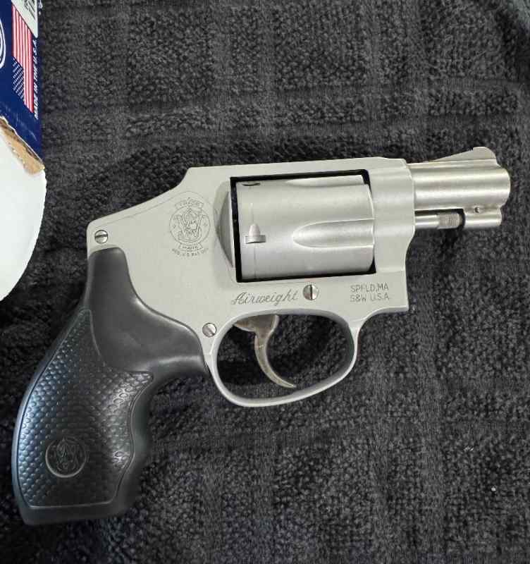 S&amp;W Model 642 Airweight Revolver